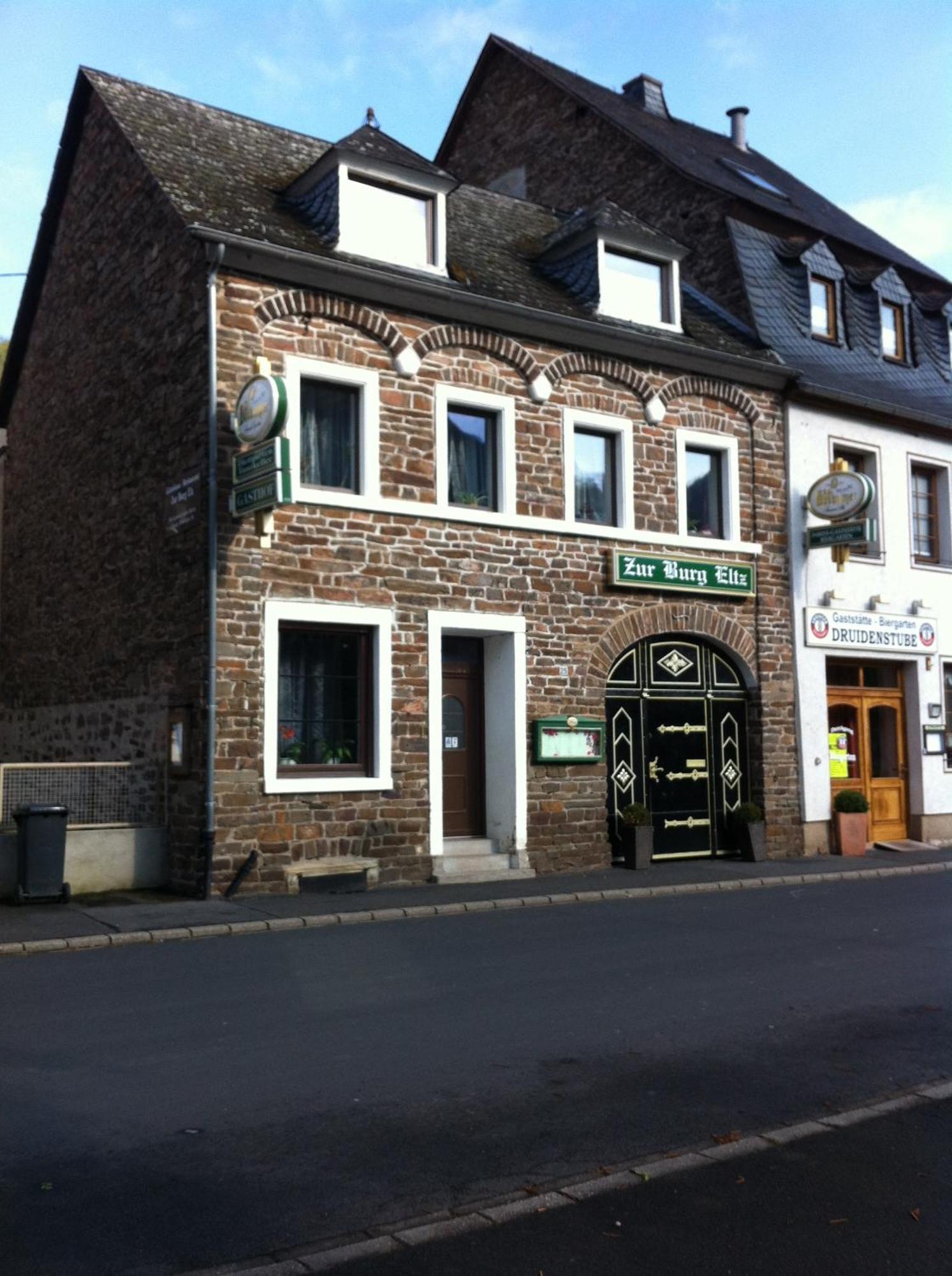 Zur Burg Eltz Hotel Moselkern Ngoại thất bức ảnh
